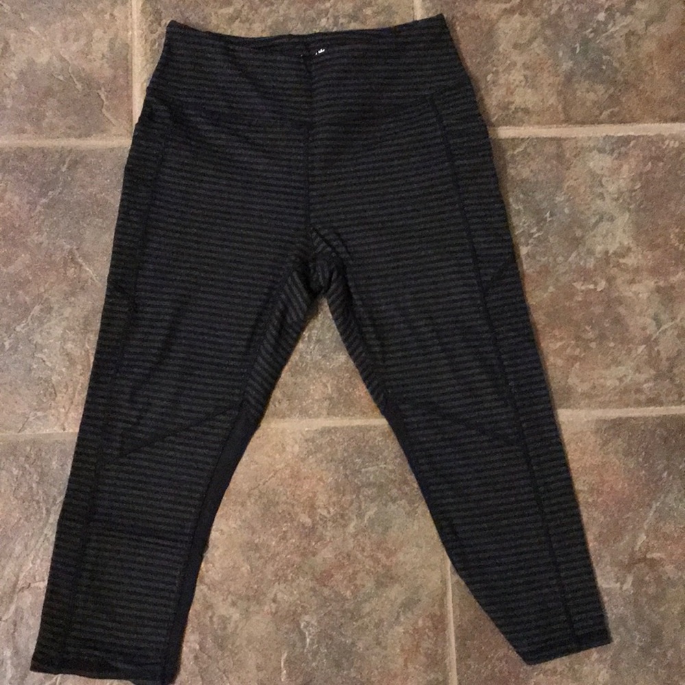 Kyodan crop yoga pants.